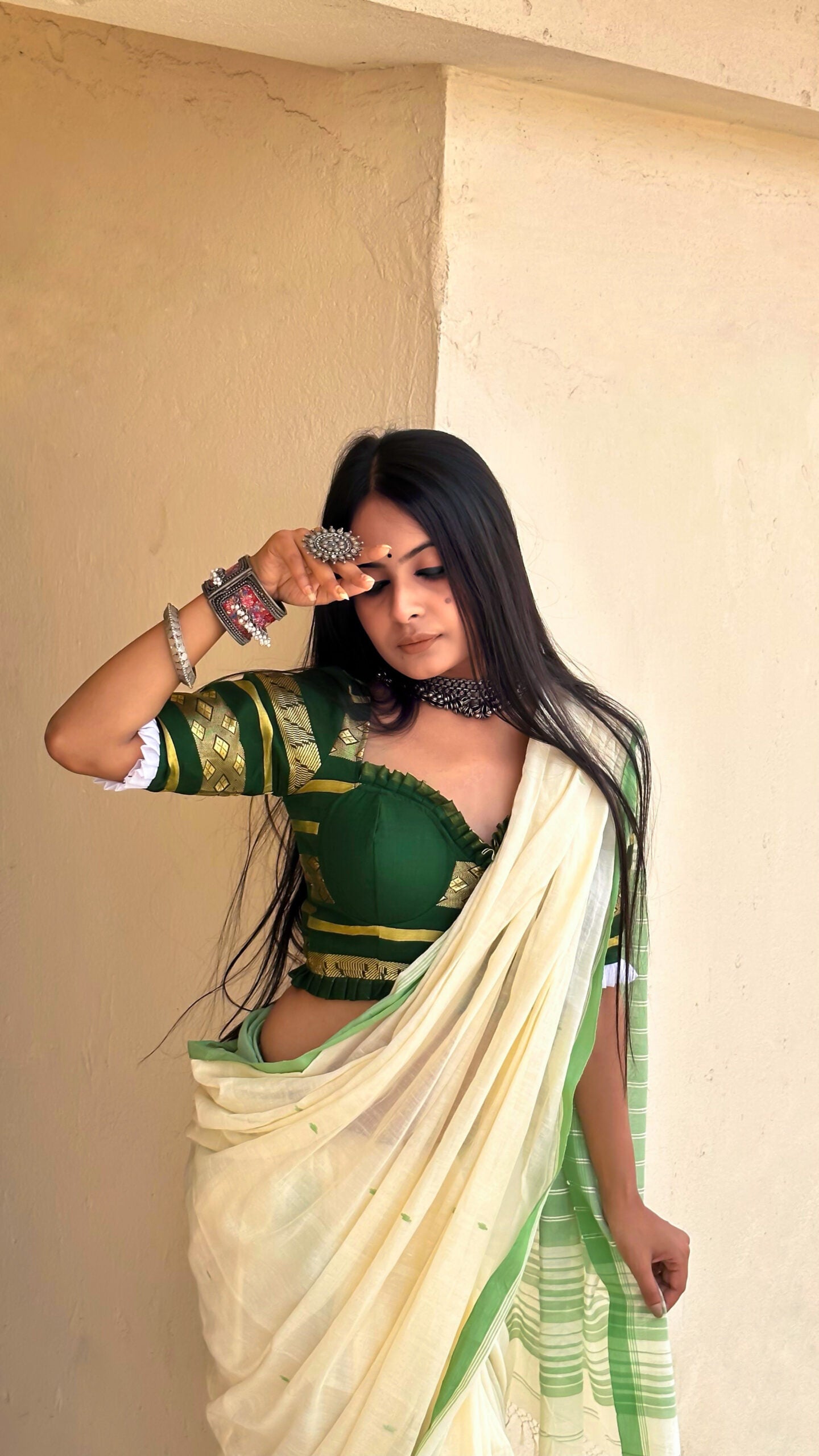 Bella bee in Green Glass Sleeves