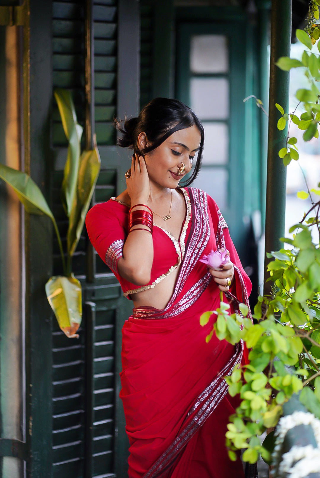 Laal Phool Saree