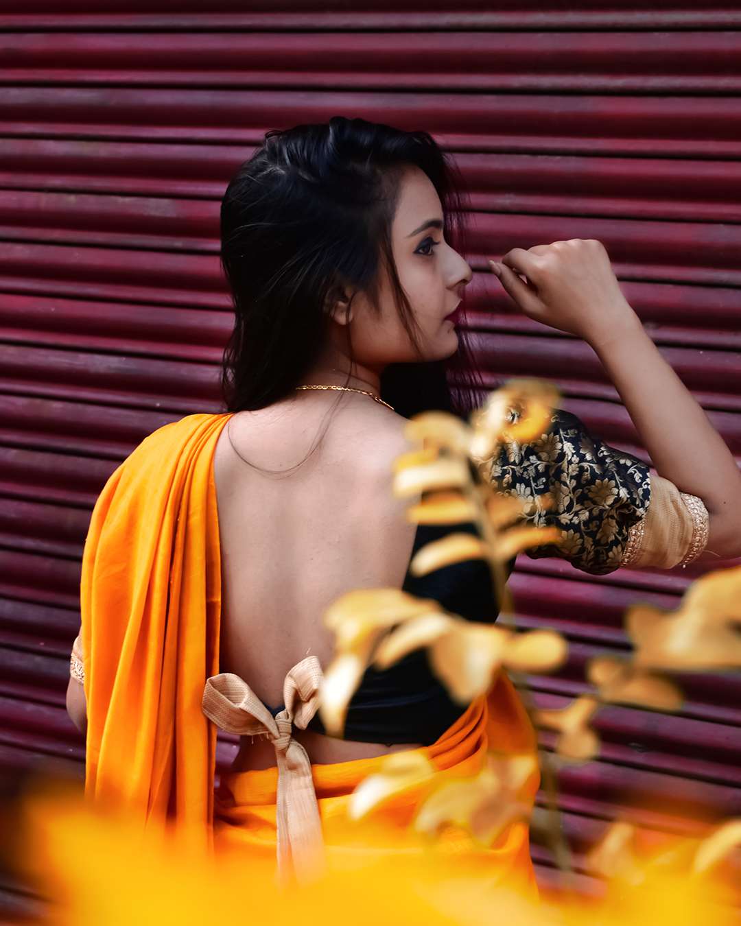 Black Rasm Puff Sleeves