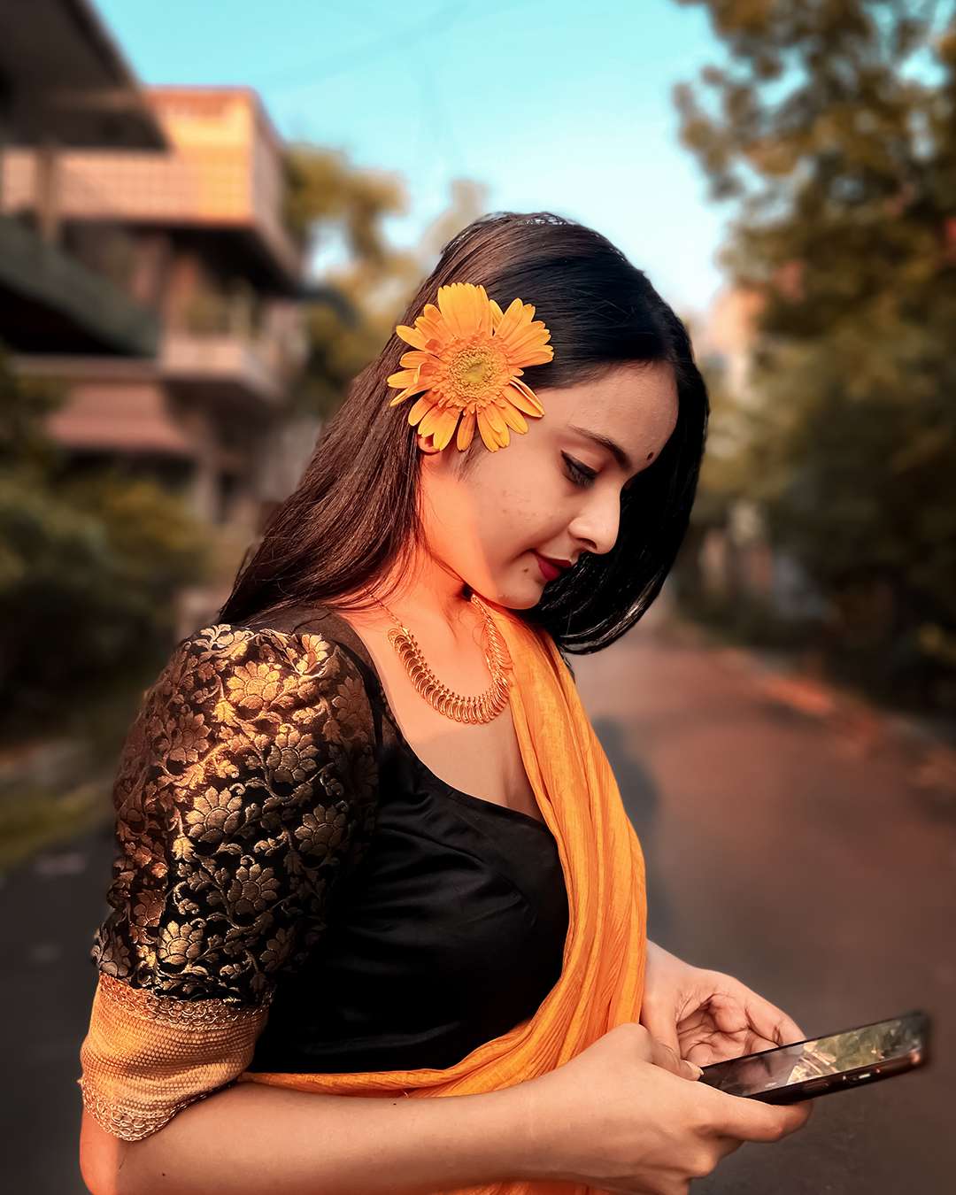 Black Rasm Puff Sleeves