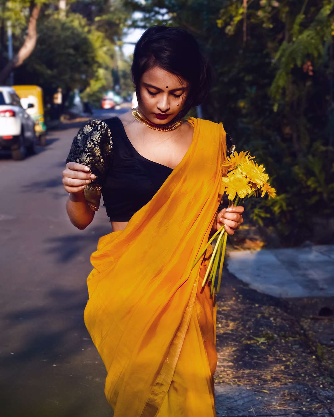 Black Rasm Puff Sleeves